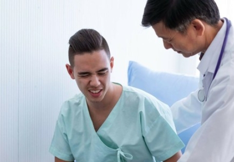 Khi nào người bệnh nên đi khám bác sĩ về bệnh trĩ?